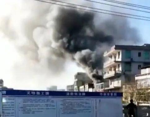 今日莆田火灾爆料,悲剧瞬间，紧急救援行动展开