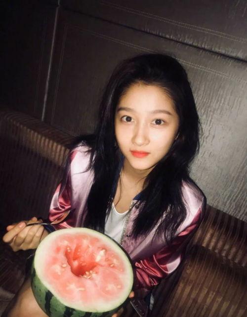 娱乐吃瓜背景女星图片,揭秘吃瓜群众心中的女神风采